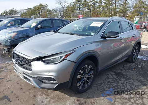 2018 Infiniti Qx30 Essential z USA, uszkodzony, nr VIN SJKCH5CR2JA005626